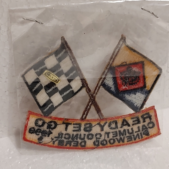 Vintage Pinewood Derby iron on patch a must-have for any Boy Scout embroidered - Picture 4 of 7
